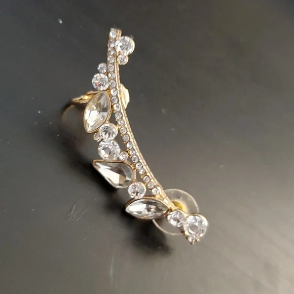 FREE W/BUY EAR CUFF - Picture 1 of 2